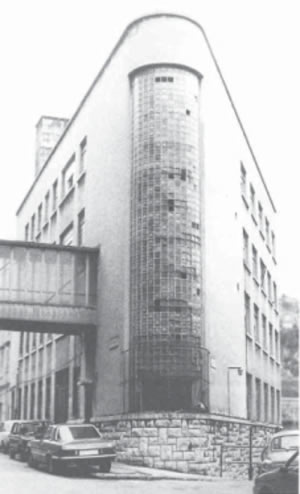 Doppo Lavoro, Ljevaona Mateo Skull